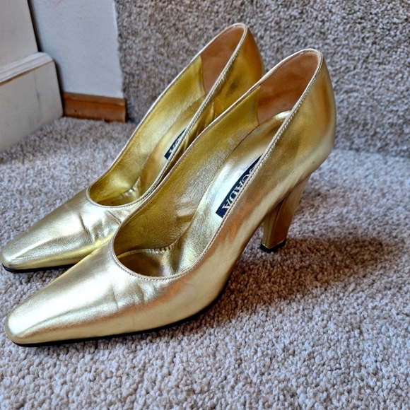 Escada Womens Gold Metallic Pointed Toe Heels. Size 5.5 - Picture 1 of 10